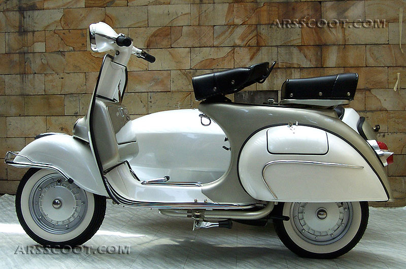 Arsscoot.com - Piaggio Vespa Scooter and Sidecar